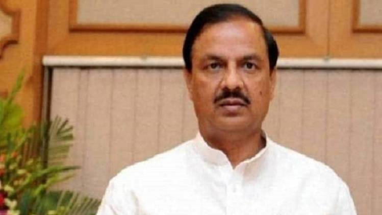 केंद्रीय मंत्री डॉ महेश शर्मा