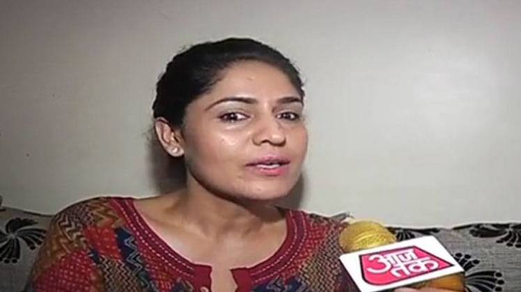 एयर होस्टेस निधि छापेकर