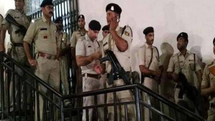 प्लेटिनम प्लाजा में एमपी पुलिस