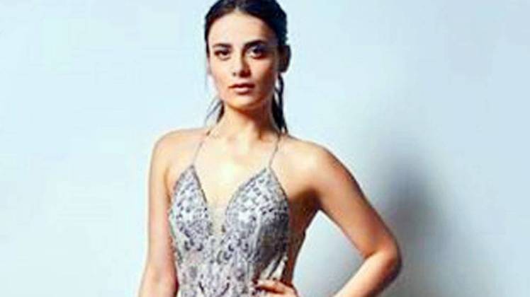 राधिका मदान