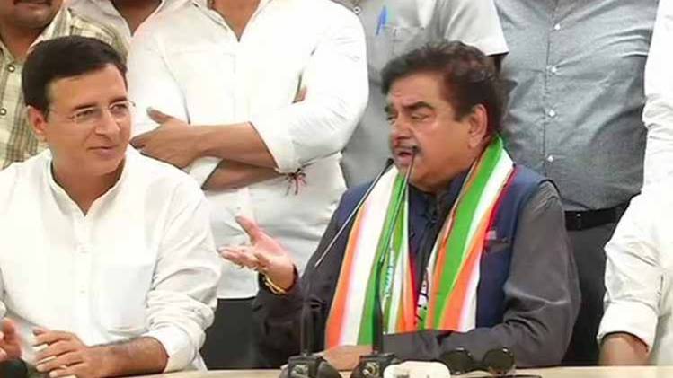 कांग्रेस में शामिल हुए शत्रुघ्न सिन्हा