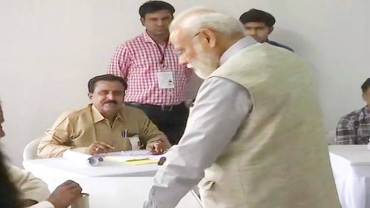 नरेंद्र मोदी