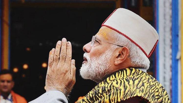 केदारधाम पहुंचे पीएम मोदी