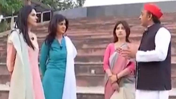 अखिलेश यादव