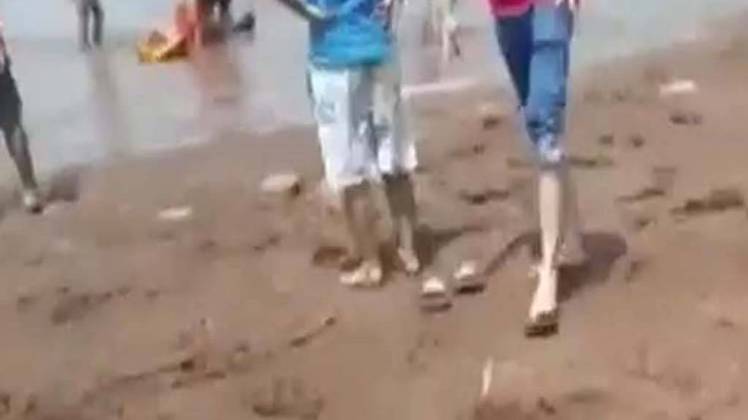 पिकनिक मनाने गए थे छात्र