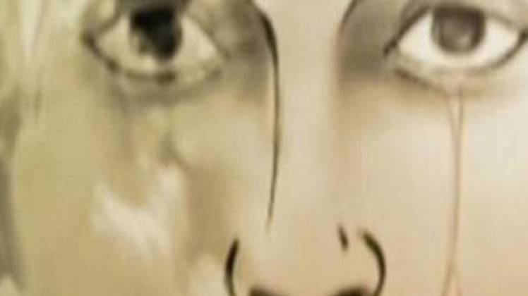 महिला को पीटा