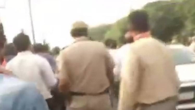 सनी देयोल के रोड शो से पहले हंगामा