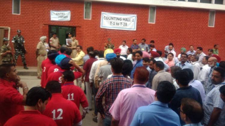 EVM खुलने की देर, होगा बड़ा उलटफेर!