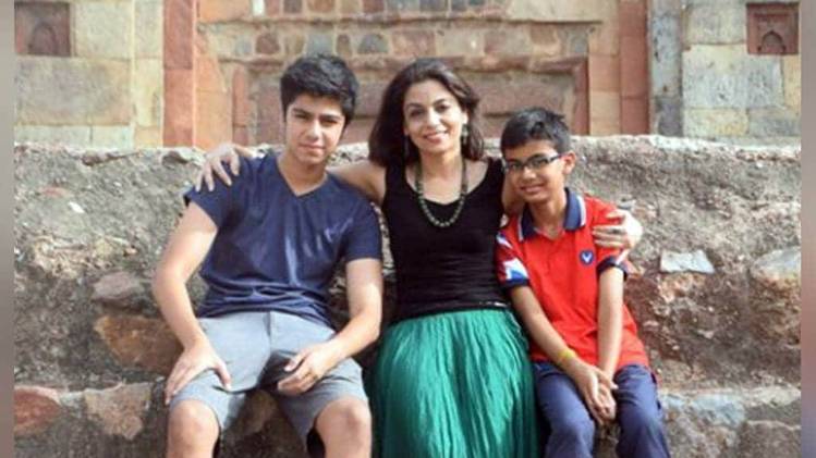 वंदना सूफिया और उनके दो बेटे- (फोटो- फेसबुक)