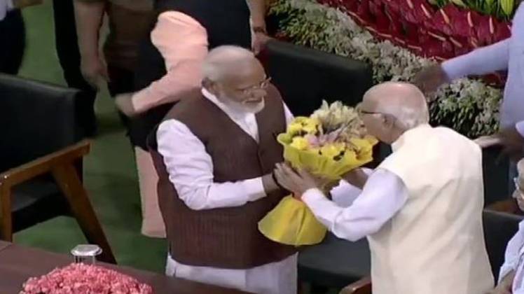 NDA के संसदीय दल के नेता चुने गए मोदी