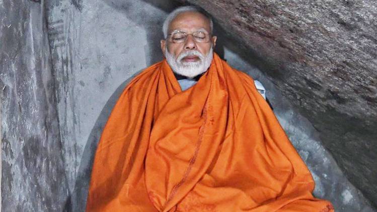 दिल्ली की सियासत से दूर पीएम मोदी (फोटो-@BJP4India)