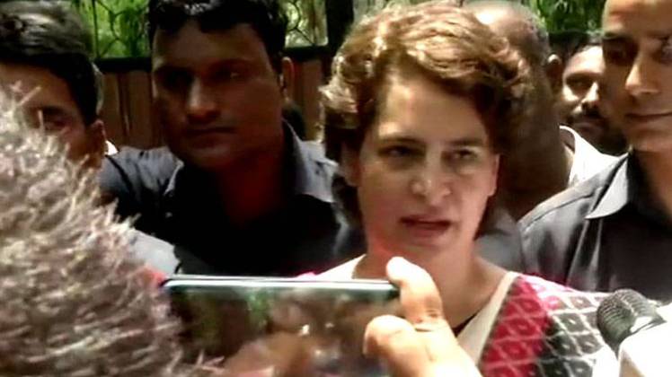 प्रियंका गांधी ने किया मतदान