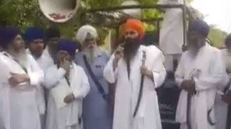 सिख संगतों ने निकाली रोष मार्च