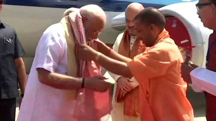 योगी ने काशी में दोहराया- मोदी है तो मुमकिन है, देखें Video