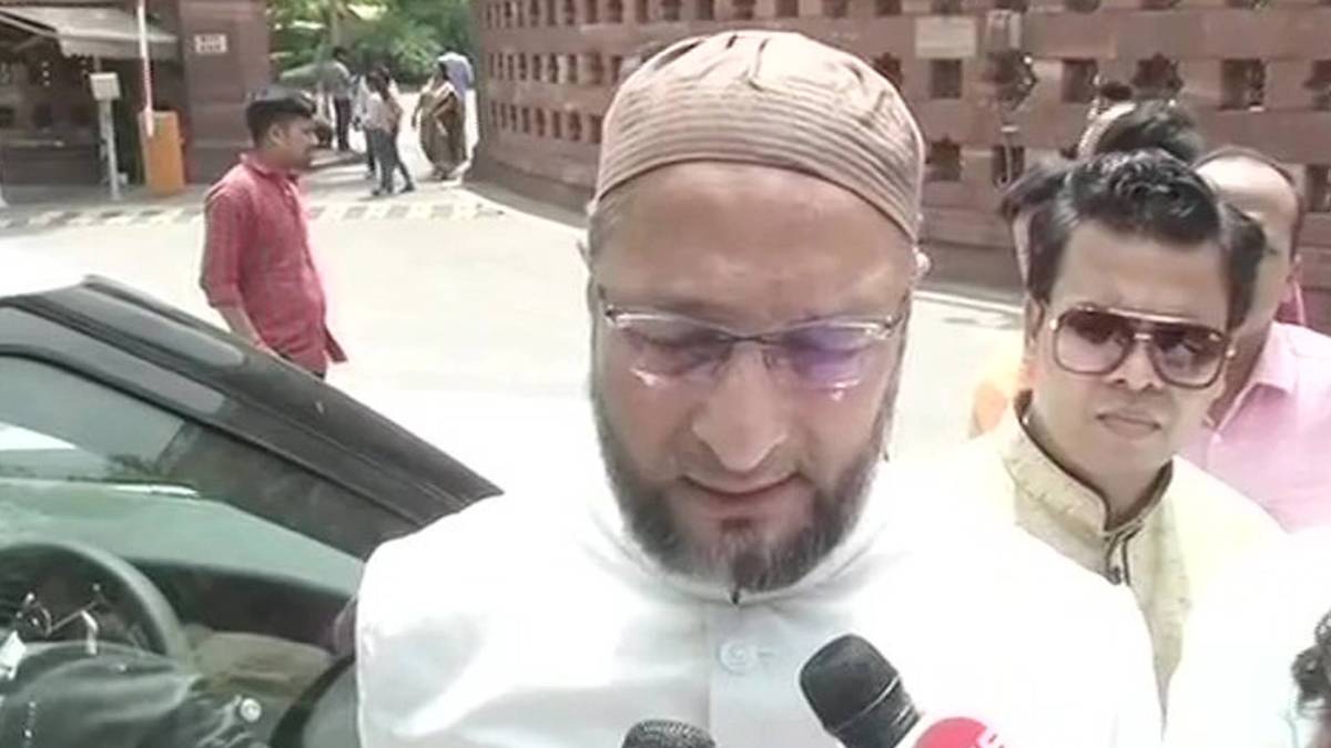 ओवैसी (फोटो- twitter/@ANI)