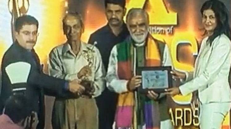 आजतक फिर नंबर वन