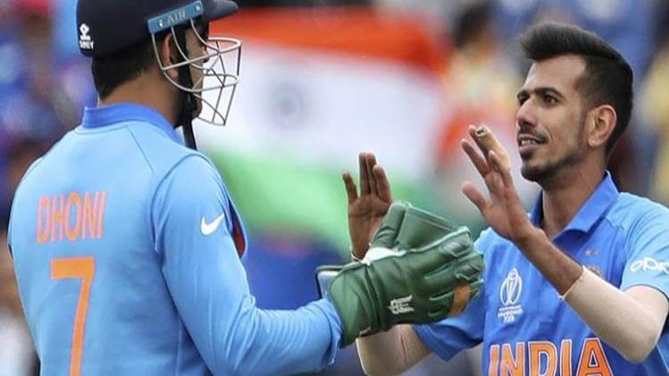 धोनी का ग्लव