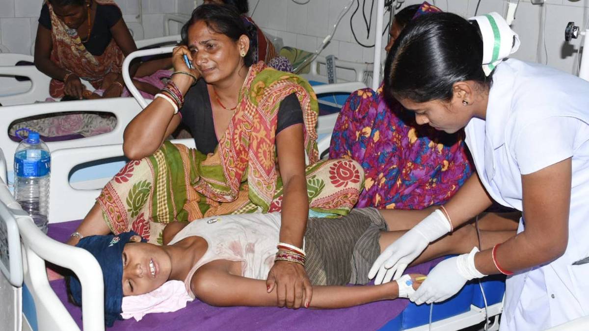 बिहार में बच्‍चों की मौत का सिलसिला जारी(फोटो-IANS)