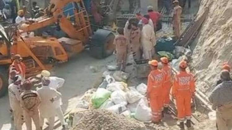 बोरवेल से निकाला गया मासूम जिंदगी की जंग हार गया