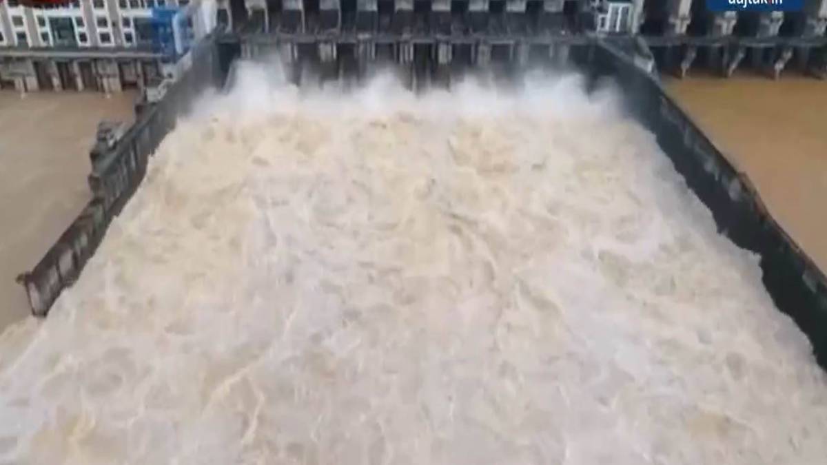 चीन में बाढ़