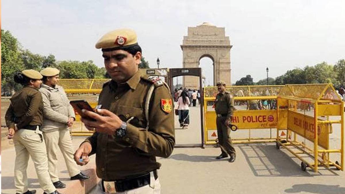तलवार की धार पर दिल्ली पुलिस!