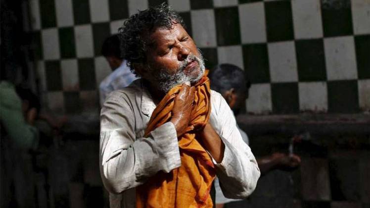 जून के महीने में जलाने वाली प्रचंड गर्मी का हाल बेहाल