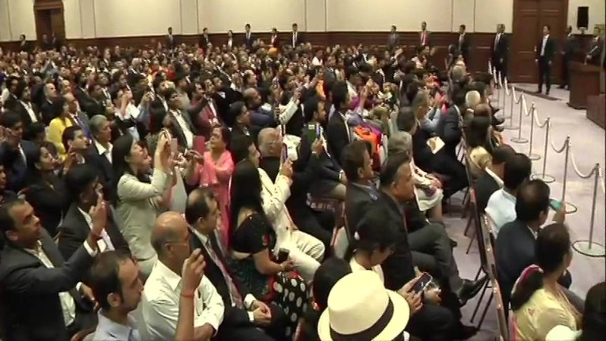 जापान में लगे नारे