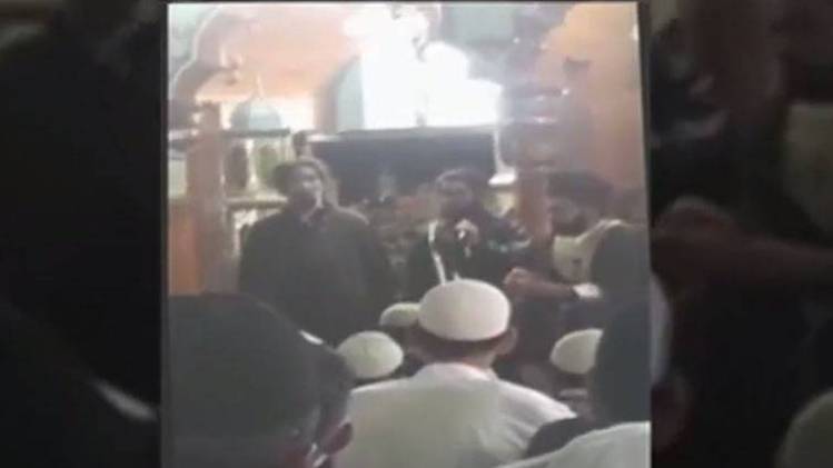 मस्जिद में आतंकी