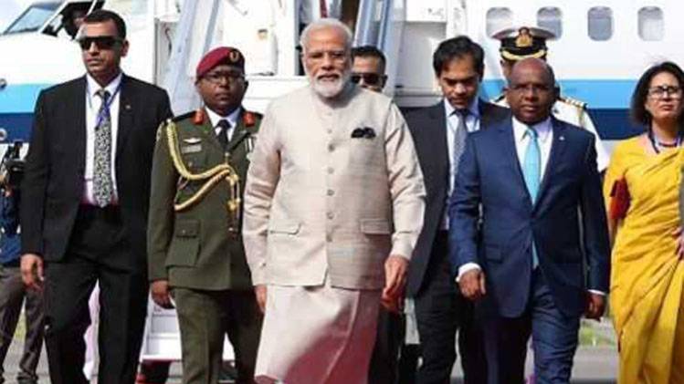 नरेंद्र मोदी