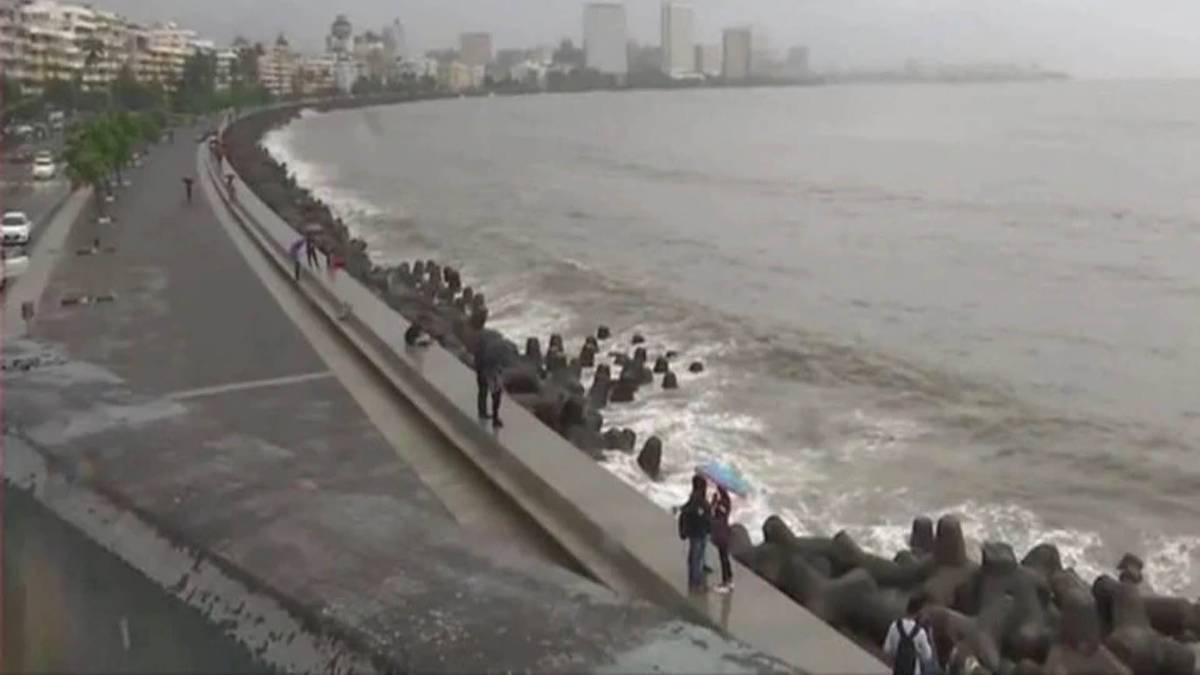 मुंबई में भारी बारिश