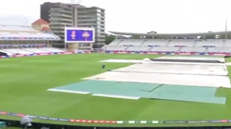 नॉटिंघम के ट्रेंट ब्रिज मैदान