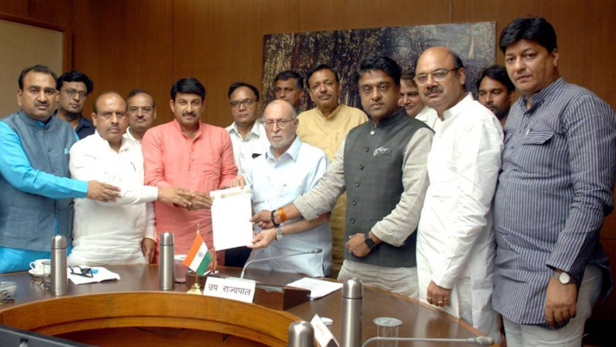 पोस्टमॉर्टम: स्कूलों की मीटिंग में राजनीतिक प्रचार पर विवाद