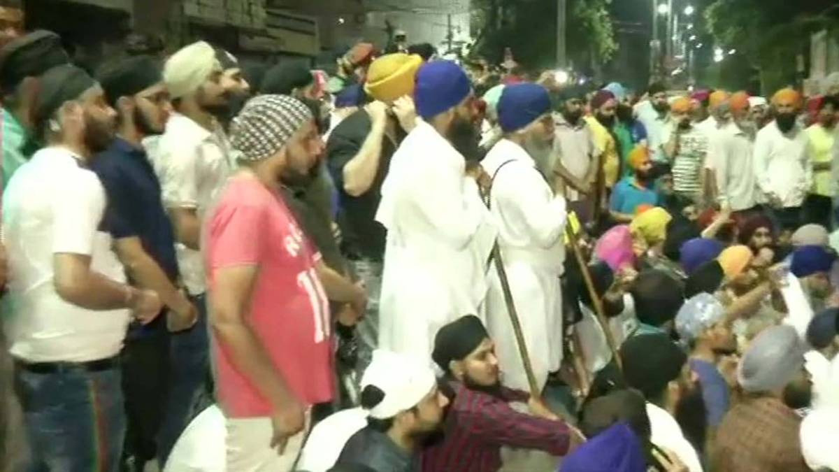 मुखर्जी नगर में बवाल