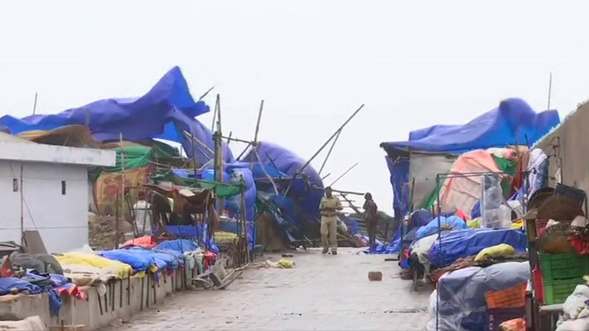 तूफान वायु ने खूब मचाई तबाही