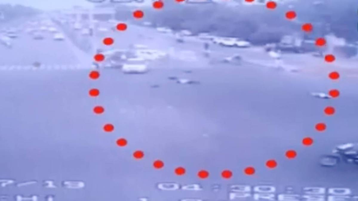 बेकाबू कार ने मारी टक्कर, दो भाईयों की मौत