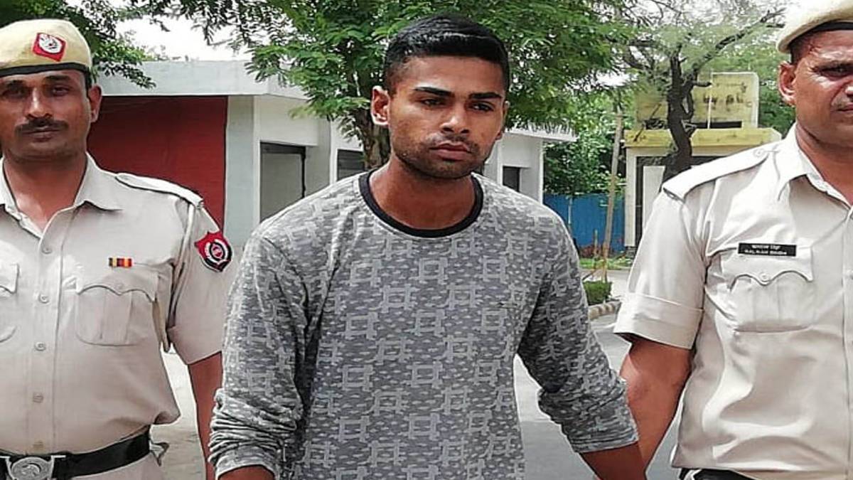 जवान गिरफ्तार