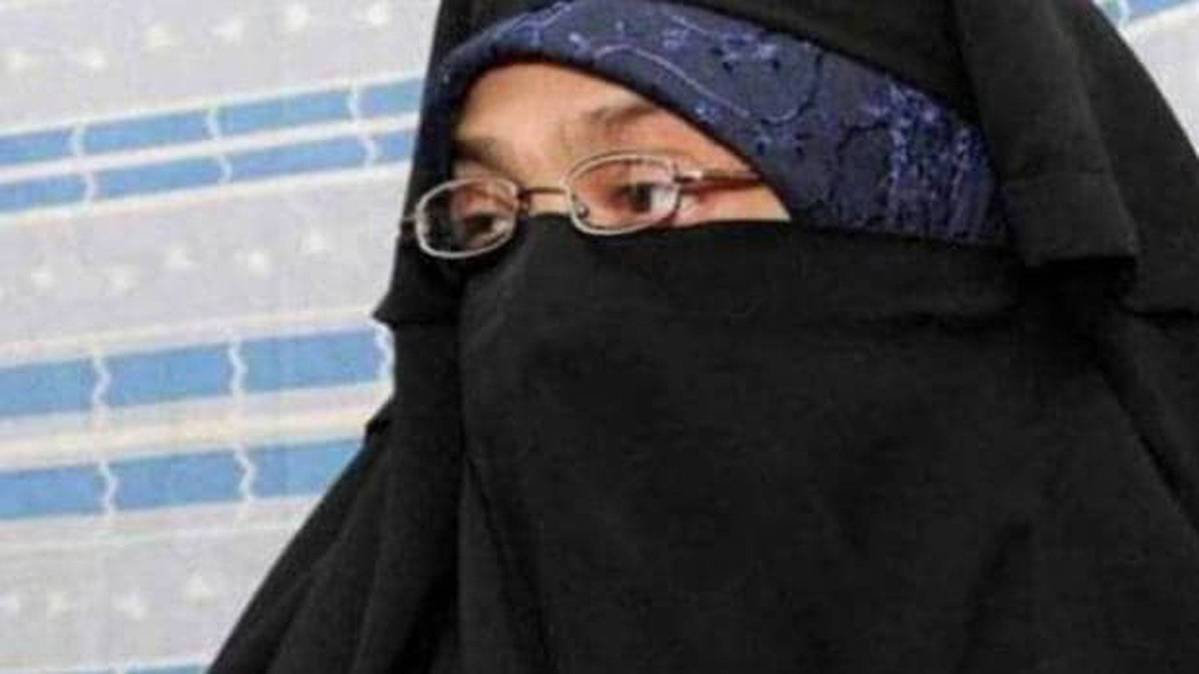 आसिया अंद्राबी को NIA का झटका