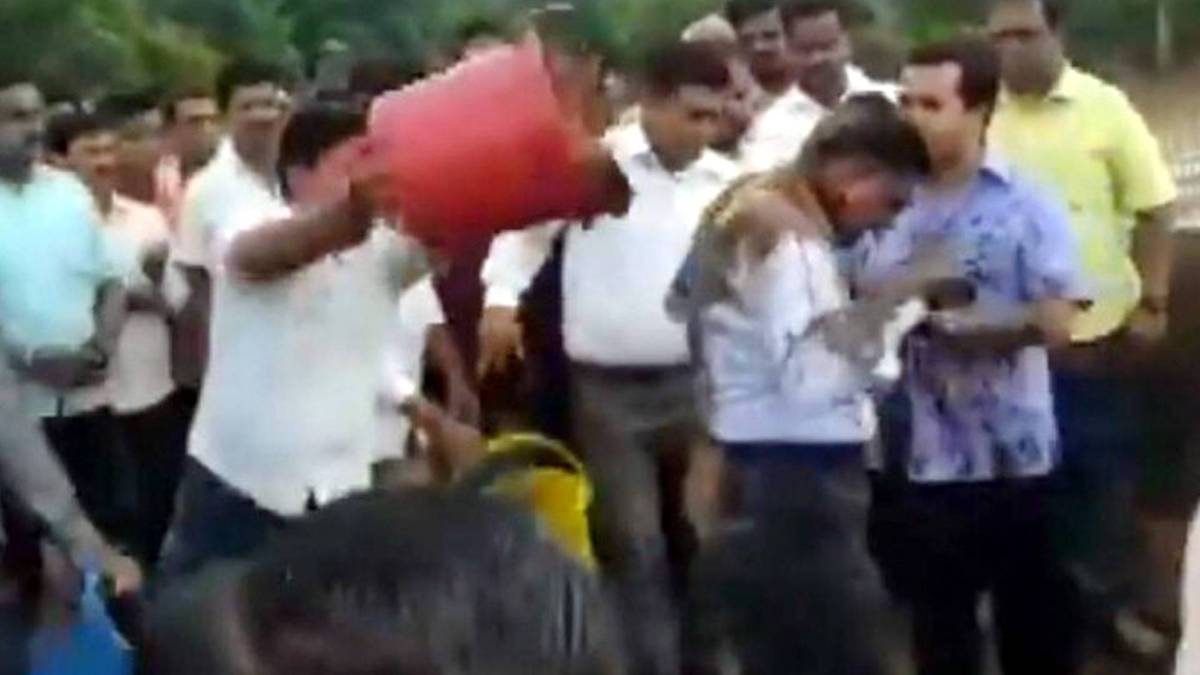 कांग्रेस MLA की गुंडागर्दी