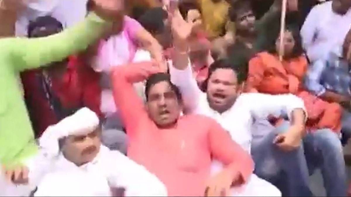 कांग्रेस का धरना प्रदर्शन