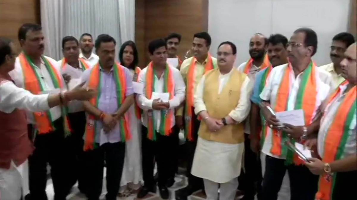 BJP में शामिल गोवा के 10 कांग्रेसी विधायक