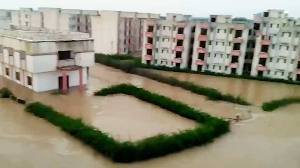 भारी बारिश से डूबा जयपुर का चास चाकसू कस्बा