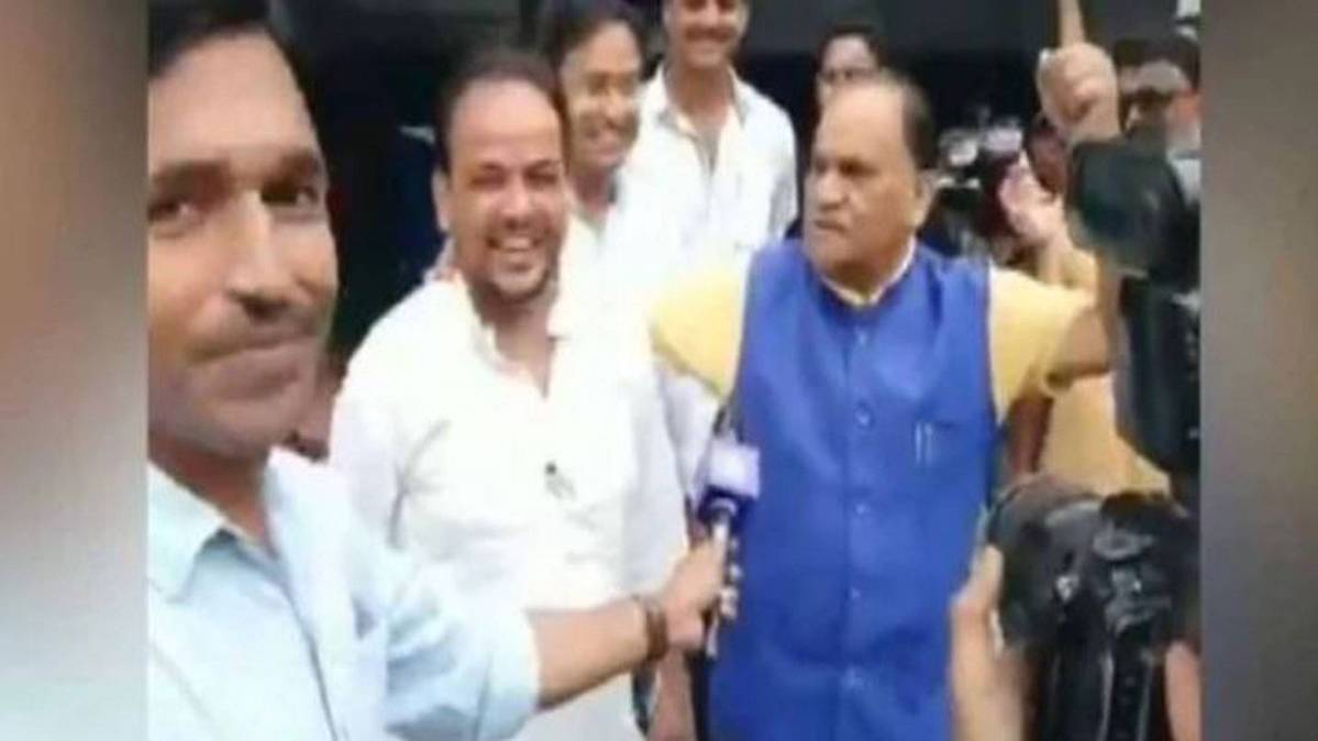 BJP नेता ने मुस्लिम MLA से बोलने को कहा- जय श्री राम
