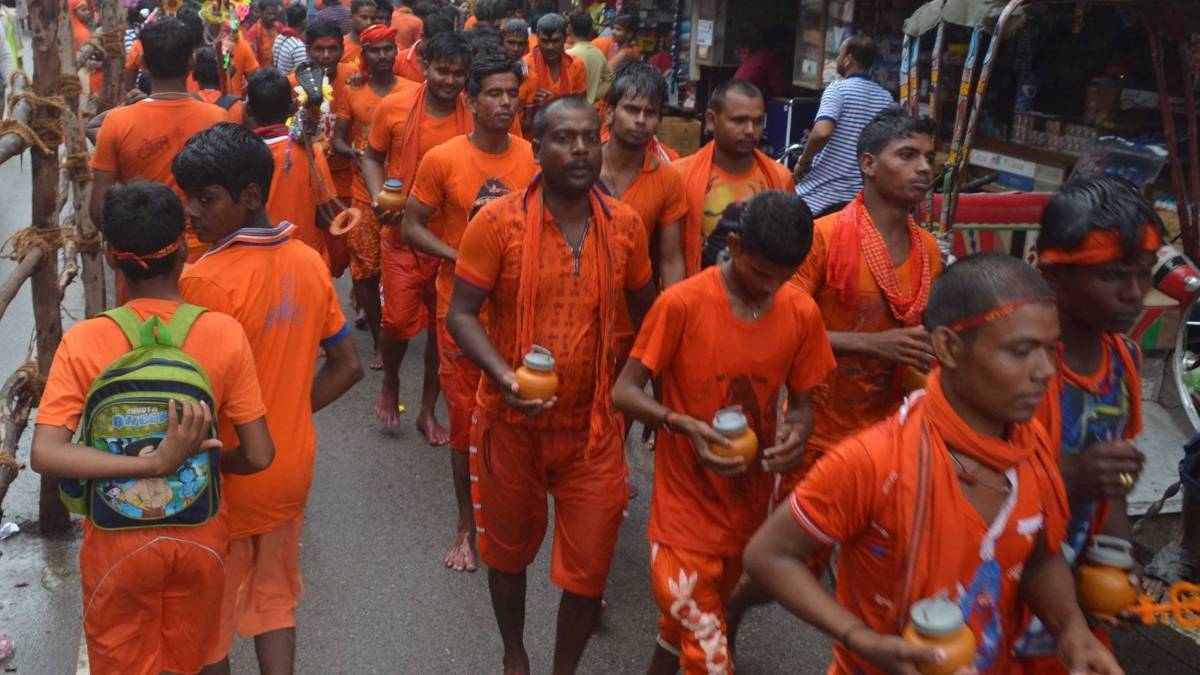 मंदिरों में उमड़ी भक्तों की भीड़