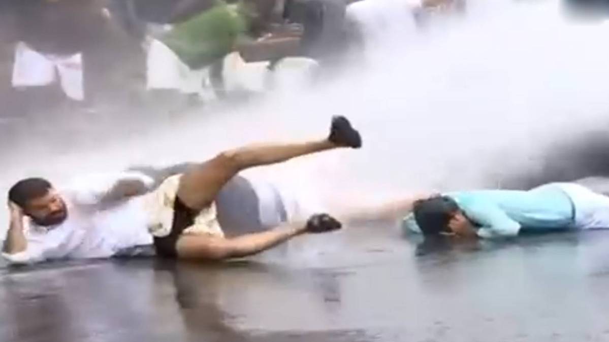 लेफ्ट और बीजेपी संगठन आमने-सामने