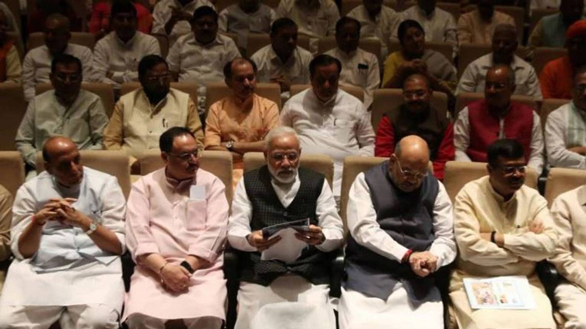 PM मोदी की सांसदों को नसीहत