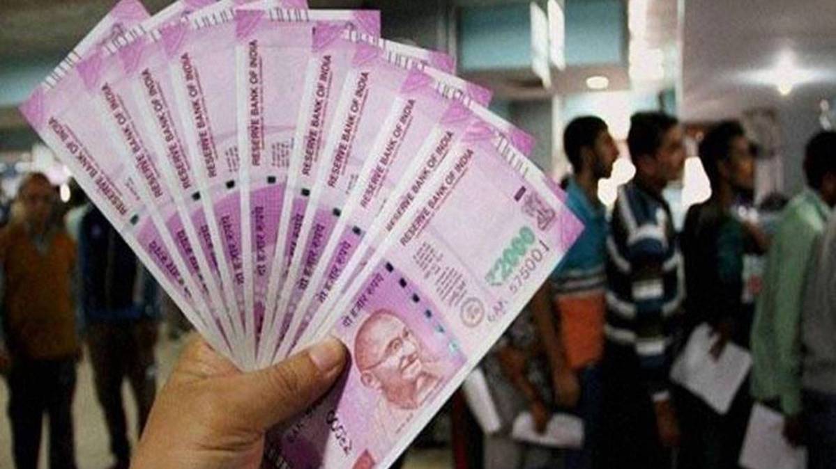 जनता से 1400 गुना से भी ज़्यादा अमीर हैं देश के नेता