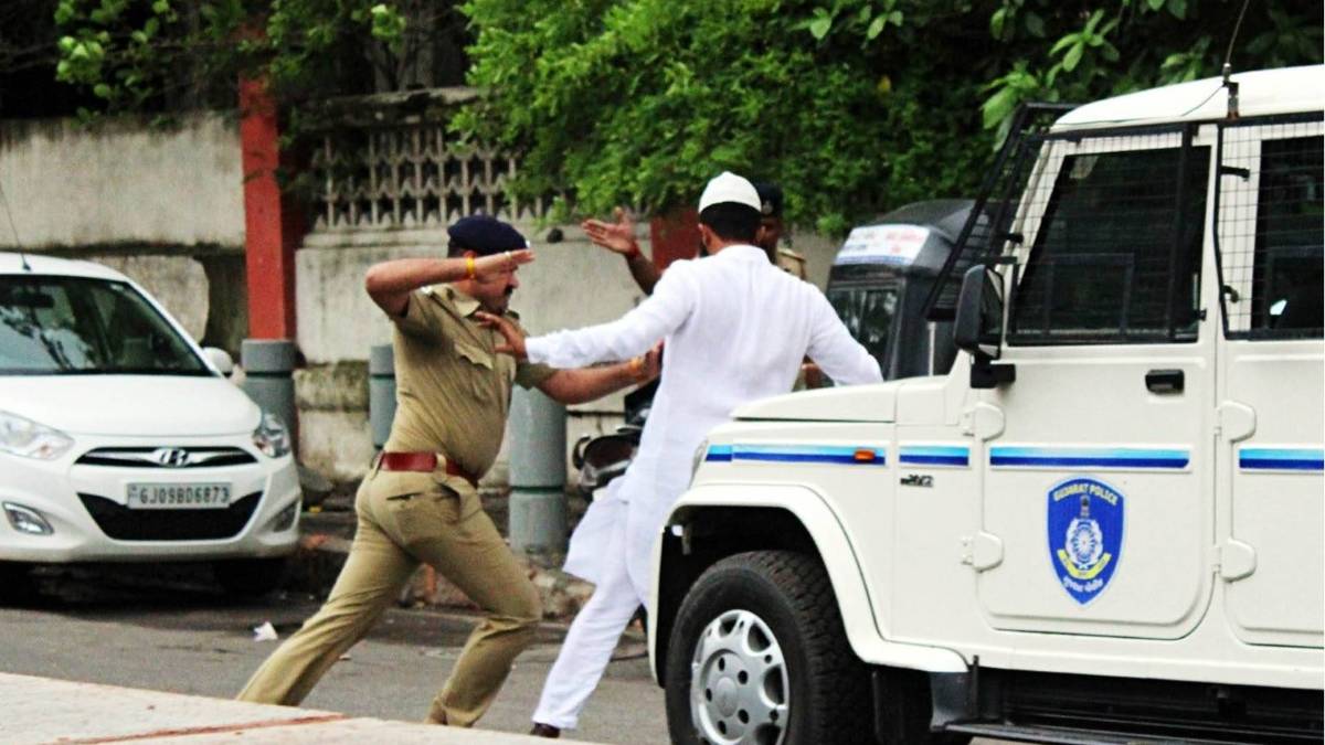 सूरत में मुसलमानों का प्रदर्शन