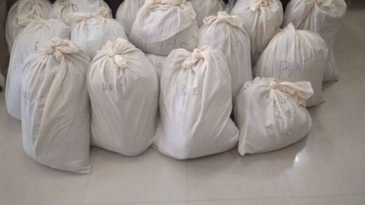 वाघा बॉर्डर पर पकड़ी गई 2700 करोड़ की हेरोइन (फोटो-ANI)