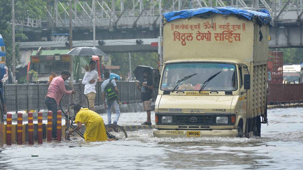 भारी बारिश