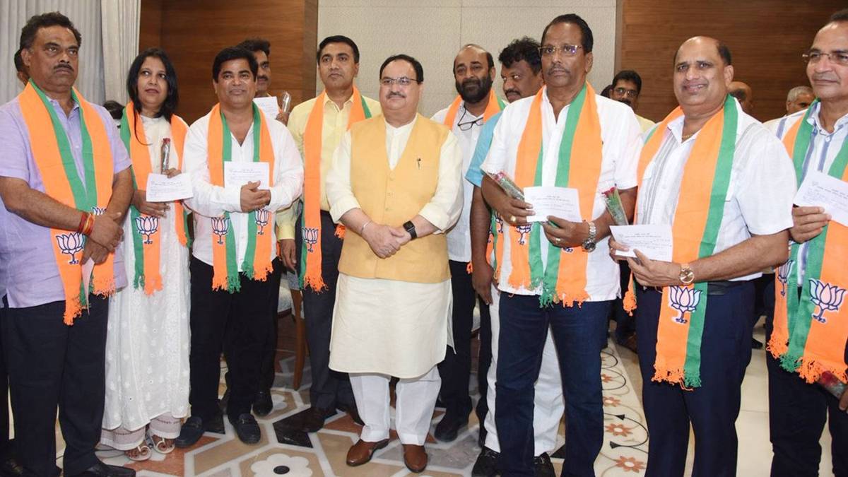 गोवा कांग्रेस के बागी विधायक भाजपा में शामिल(फोटो- @BJP4Goa)